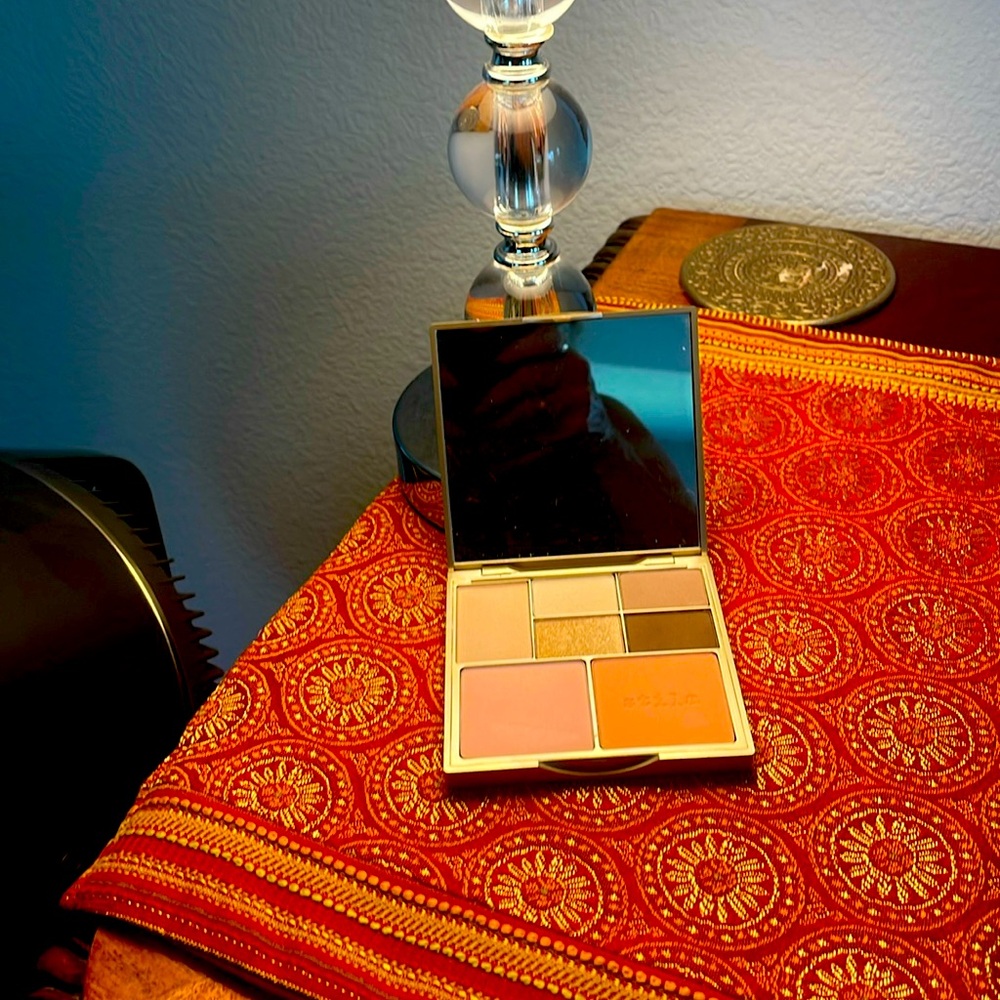 Stila Perfect Me Hue eye &cheek pallet